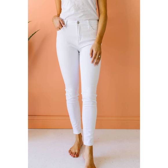 Judy Blue Jeans New Judy Blue Keeping It Tight Jeans In White